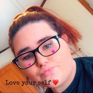 Meet your Posher, Chloe